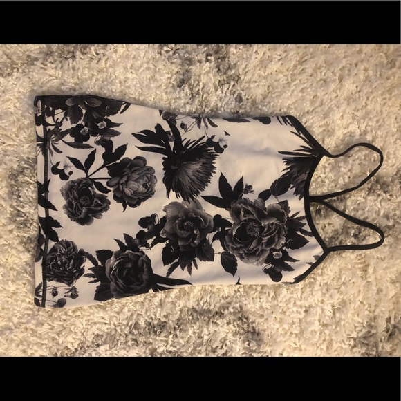 Lululemon Tank Top - Picture 1 of 2